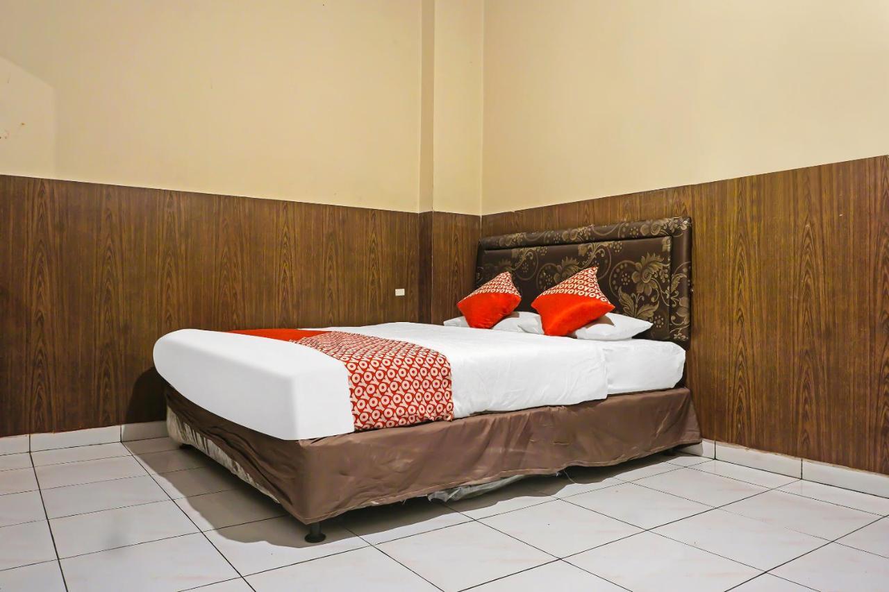 Oyo 1935 Hotel Diamond Inn ماكاسار المظهر الخارجي الصورة