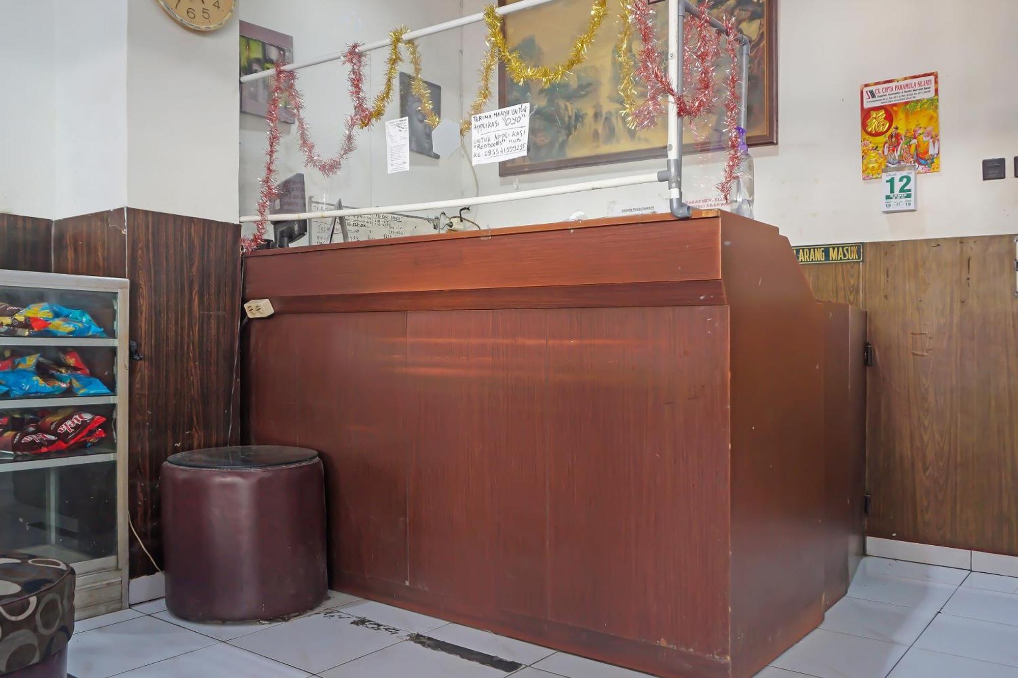Oyo 1935 Hotel Diamond Inn ماكاسار المظهر الخارجي الصورة