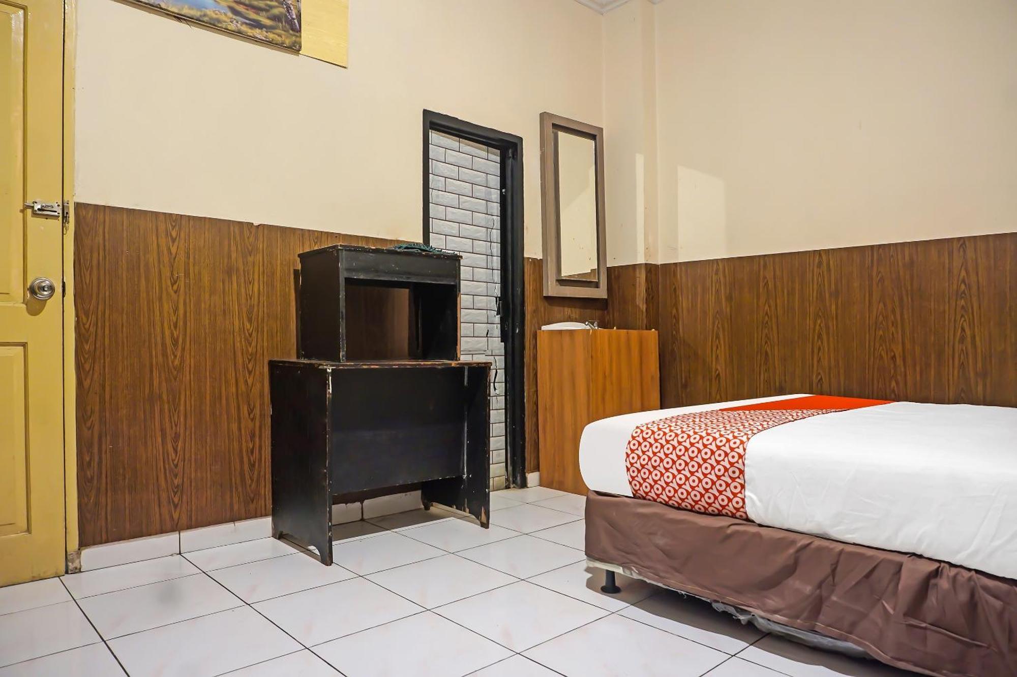 Oyo 1935 Hotel Diamond Inn ماكاسار المظهر الخارجي الصورة