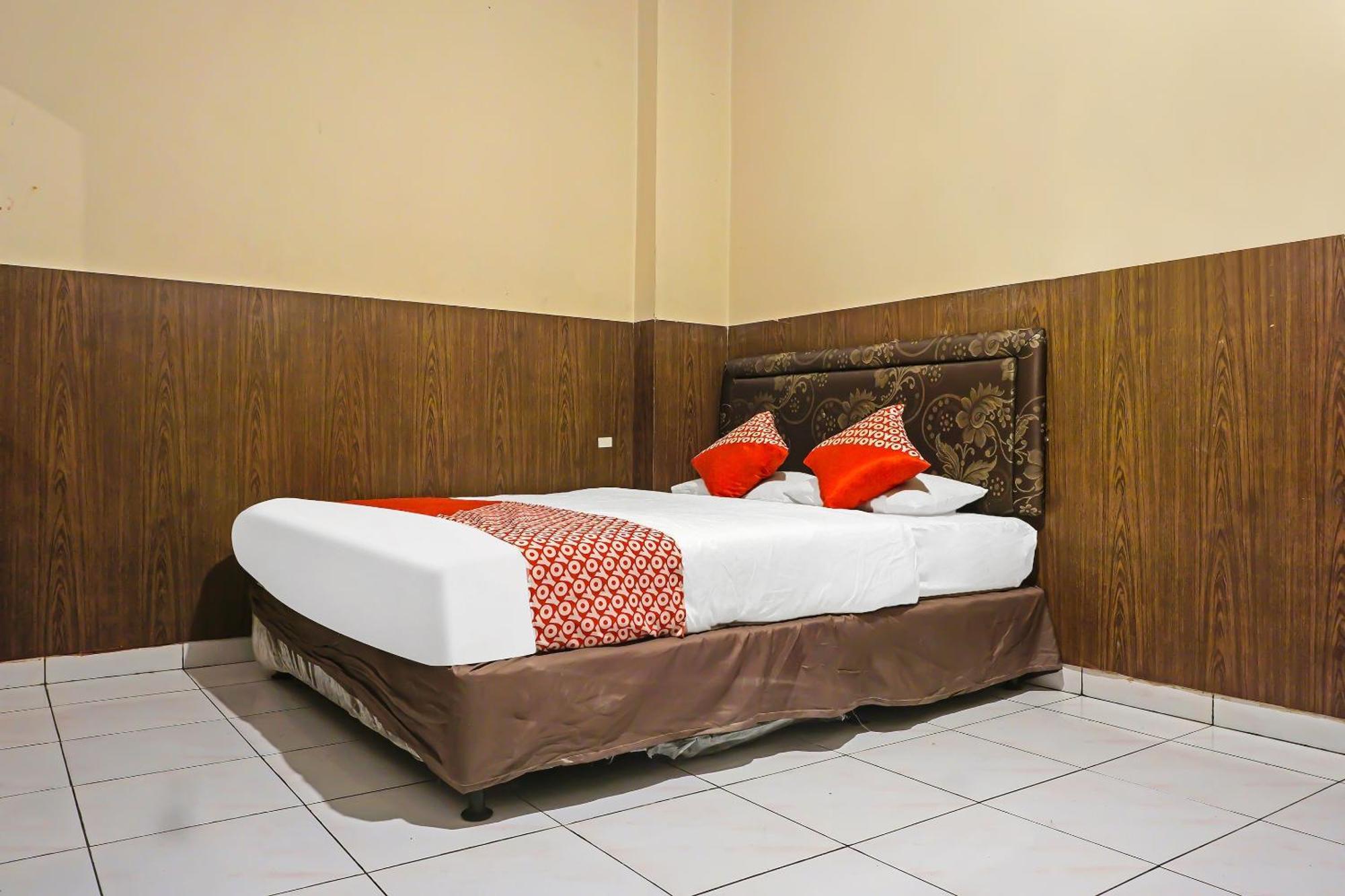 Oyo 1935 Hotel Diamond Inn ماكاسار المظهر الخارجي الصورة